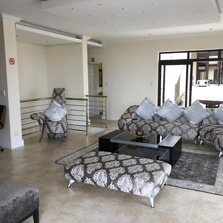 איסט לונדון Coral Beach Bed & Breakfast מראה חיצוני תמונה